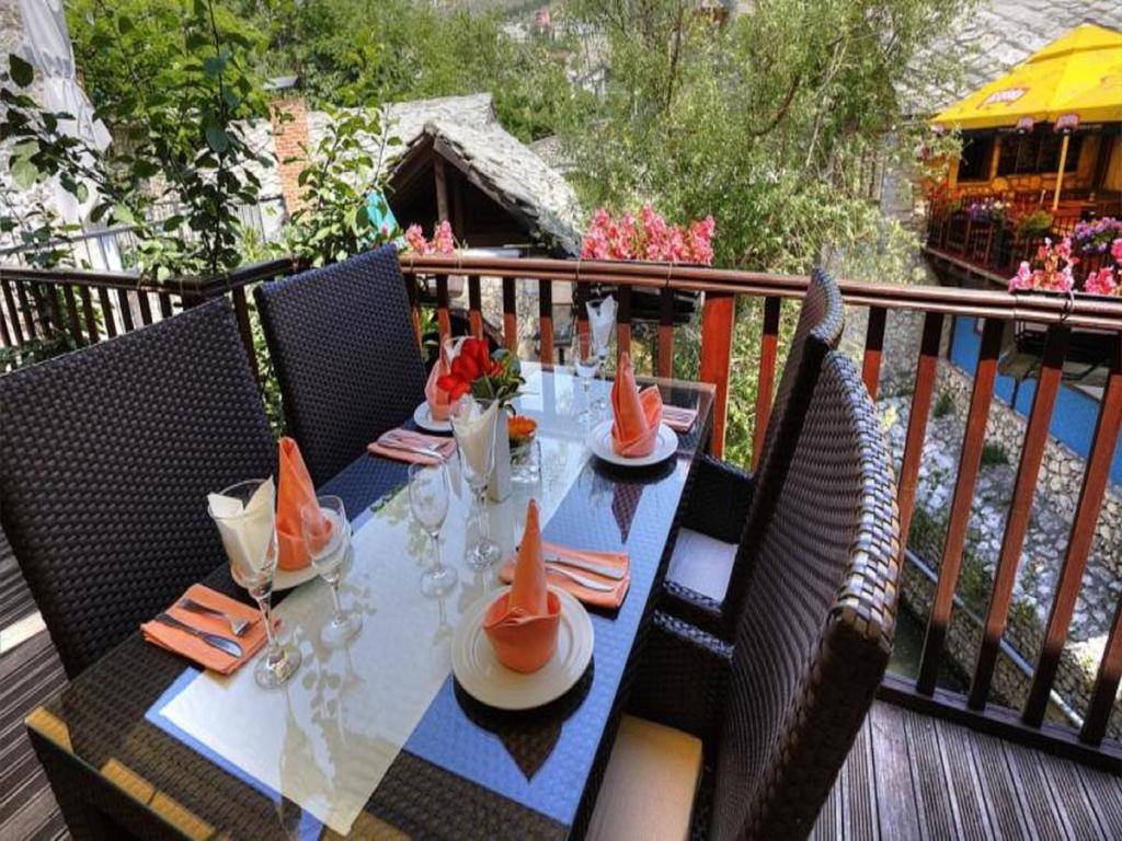 Kriva Cuprija - dining on the terrace