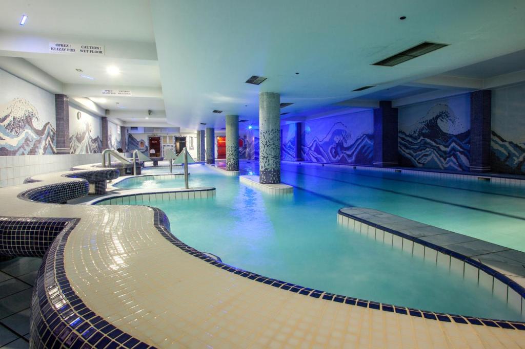 Hotel Central - indoor pool
