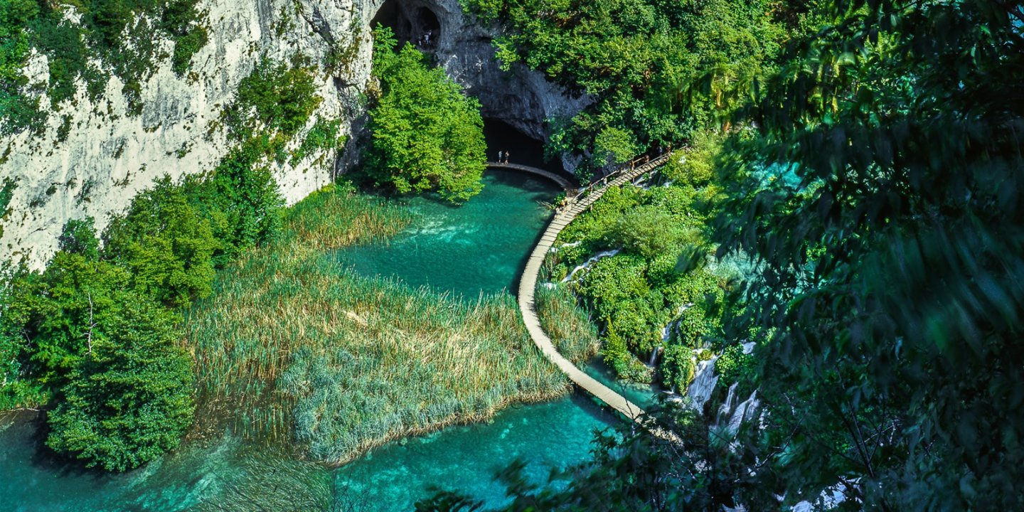 Aerial view of boardwalk (Plitvice National Park)