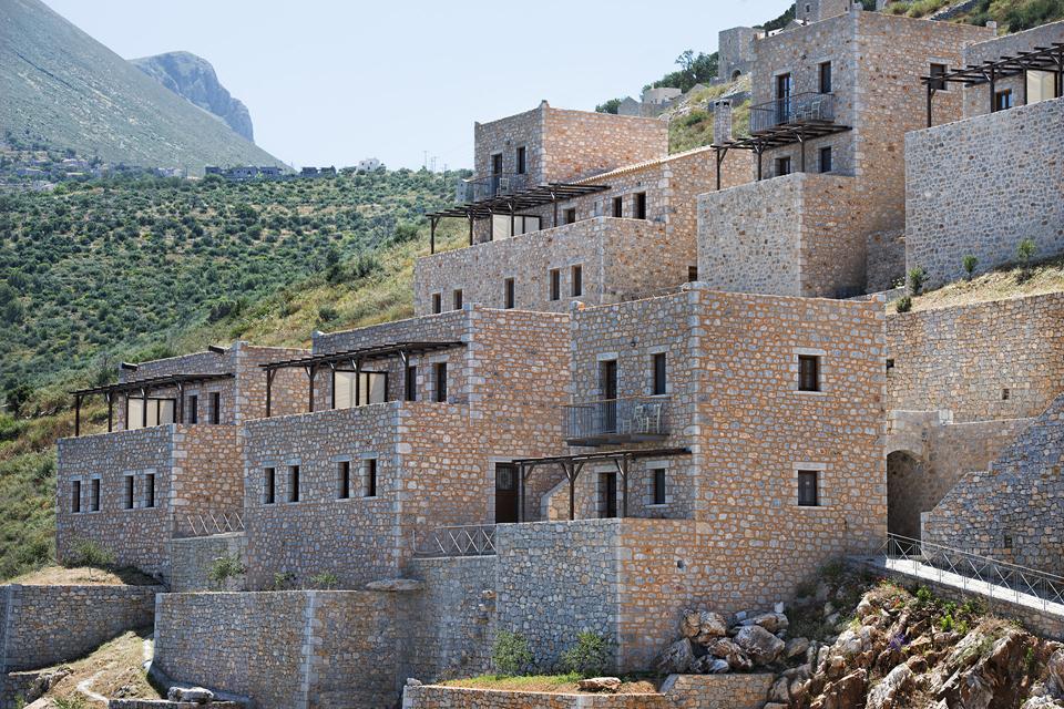 Limeni - exterior