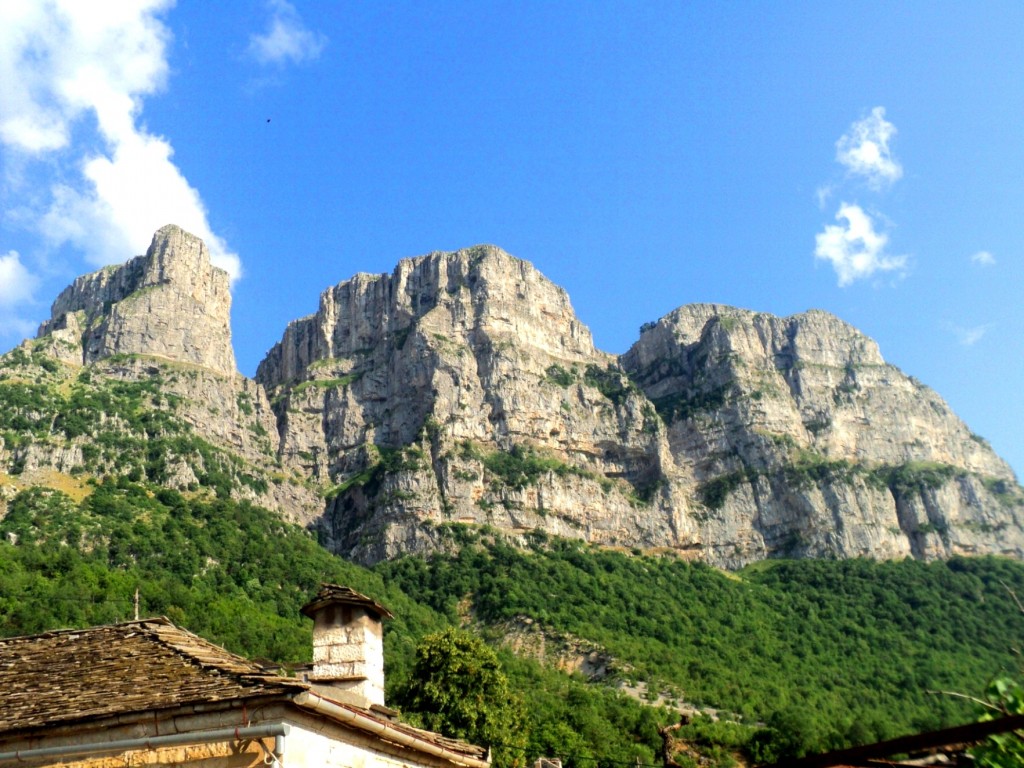 Cliffs above Mikro Papigo (Zagori)
