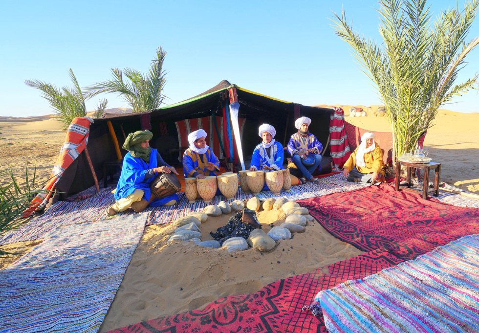 Bedouin folklore entertainment at Erg Chebbi